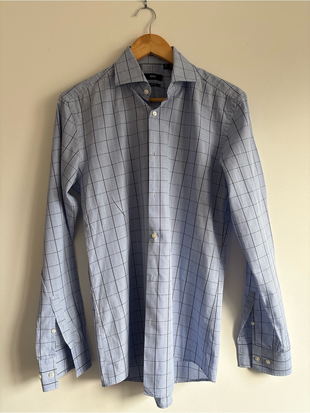 Hugo Boss Slim Fit Dress Shirt – Size 39 / 15.5